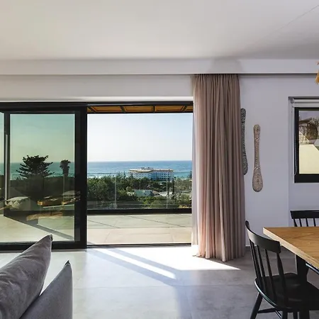 Bohemian - Private Infinity Pools & Panoramic Sea View - Just 500m From